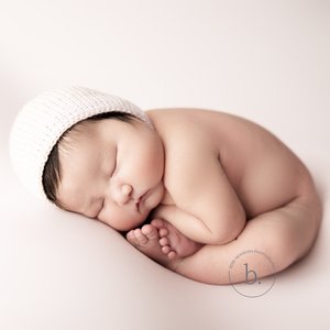 newborn photographer calgary Bebe Newborn Photography